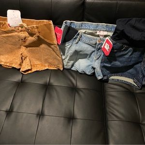 3-Isabel Maternity MIDI Shorts with Comfort Stretch.